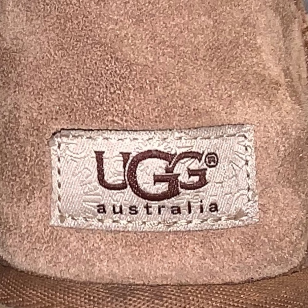 Chestnut Bailey Button Uggs - image 4